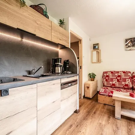 Les Avenieres Apartment